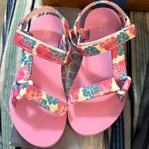 NIB Size 7 Pink Floral Sandals